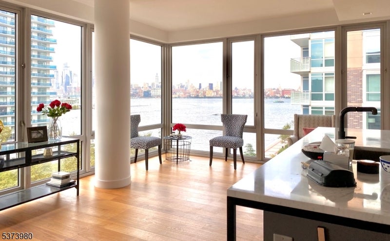 Jersey City, New Jersey, 07310, United States, 2 Bedrooms Bedrooms, ,3 BathroomsBathrooms,Residential,Active,1945487