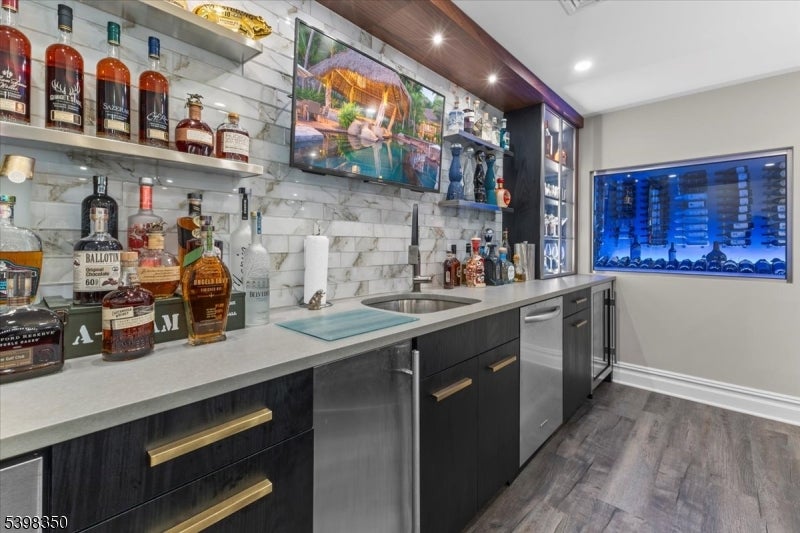 Peapack Gladstone Boro, New Jersey, 07934, United States, 4 Bedrooms Bedrooms, ,5 BathroomsBathrooms,Residential,Active,1996292