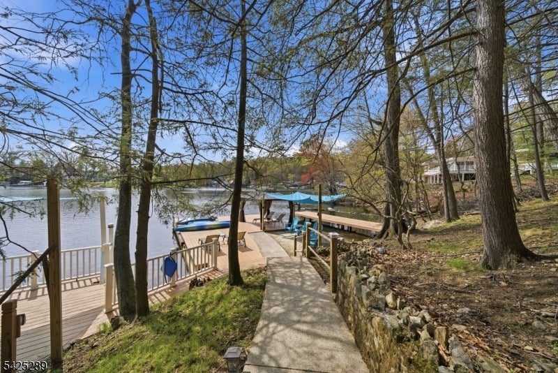 Hopatcong Boro, New Jersey, 07843, United States, 3 Bedrooms Bedrooms, ,2 BathroomsBathrooms,Residential,Active,2043452