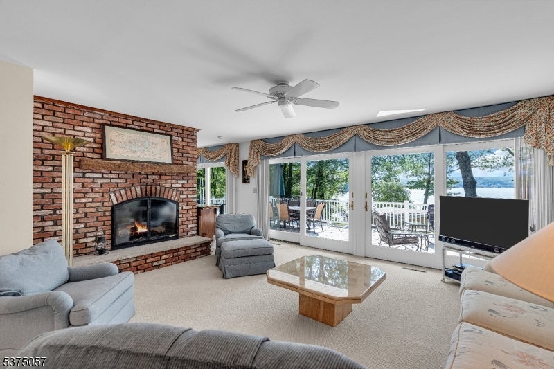 Jefferson Twp., New Jersey, 07849, United States, 5 Bedrooms Bedrooms, ,2 BathroomsBathrooms,Residential,Active,1905354