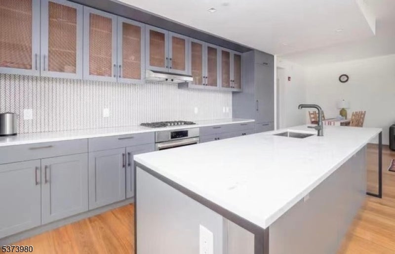 Jersey City, New Jersey, 07310, United States, 2 Bedrooms Bedrooms, ,3 BathroomsBathrooms,Residential,Active,1945487