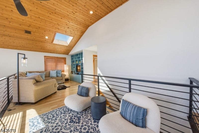 Hopatcong Boro, New Jersey, 07843, United States, 3 Bedrooms Bedrooms, ,4 BathroomsBathrooms,Residential,Active,2043433