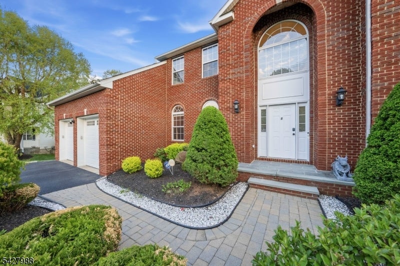 Monroe Twp., New Jersey, 08831, United States, 5 Bedrooms Bedrooms, ,4 BathroomsBathrooms,Residential,Active,2041399