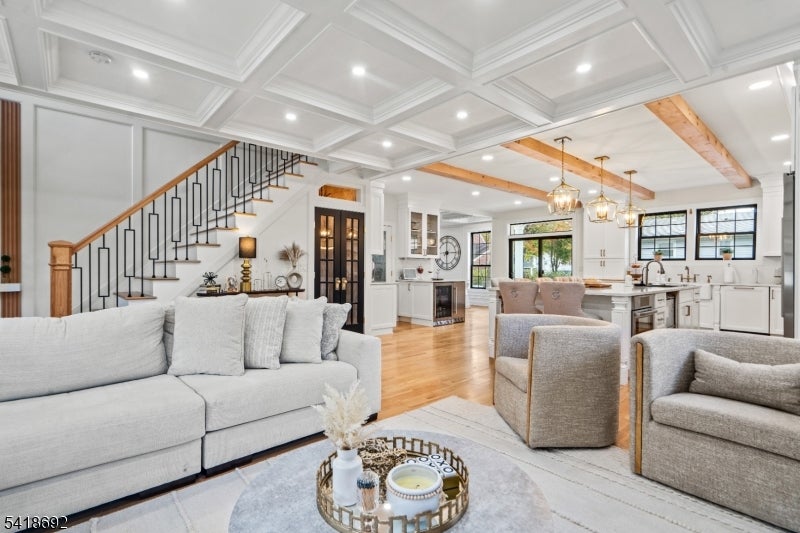 Roseland Boro, New Jersey, 07068, United States, 4 Bedrooms Bedrooms, ,4 BathroomsBathrooms,Residential,Active,2045395