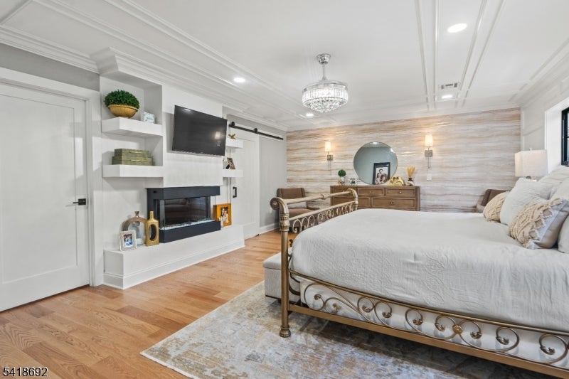 Roseland Boro, New Jersey, 07068, United States, 4 Bedrooms Bedrooms, ,4 BathroomsBathrooms,Residential,Active,2045395