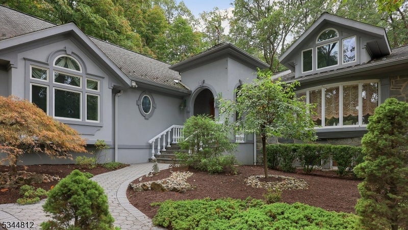 Watchung Boro, New Jersey, 07069, United States, 5 Bedrooms Bedrooms, ,4 BathroomsBathrooms,Residential,Active,1952610