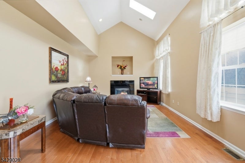 South Brunswick Twp., New Jersey, 08852, United States, 4 Bedrooms Bedrooms, ,3 BathroomsBathrooms,Residential,Active,2045401