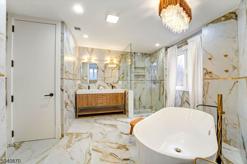 Knowlton Twp., New Jersey, 07832, United States, ,3 BathroomsBathrooms,Residential,Active,1723148