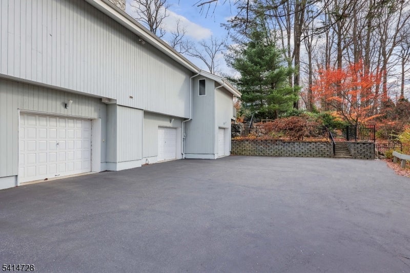 Denville Twp., New Jersey, 07834, United States, 6 Bedrooms Bedrooms, ,5 BathroomsBathrooms,Residential,Active,2026325