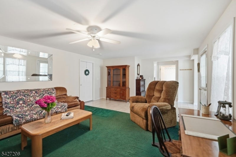 Franklin Twp., New Jersey, 08540, United States, 4 Bedrooms Bedrooms, ,4 BathroomsBathrooms,Residential,Active,2042172