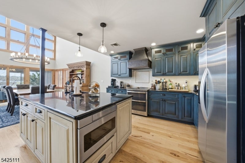 Hopatcong Boro, New Jersey, 07843, United States, 3 Bedrooms Bedrooms, ,4 BathroomsBathrooms,Residential,Active,2043433