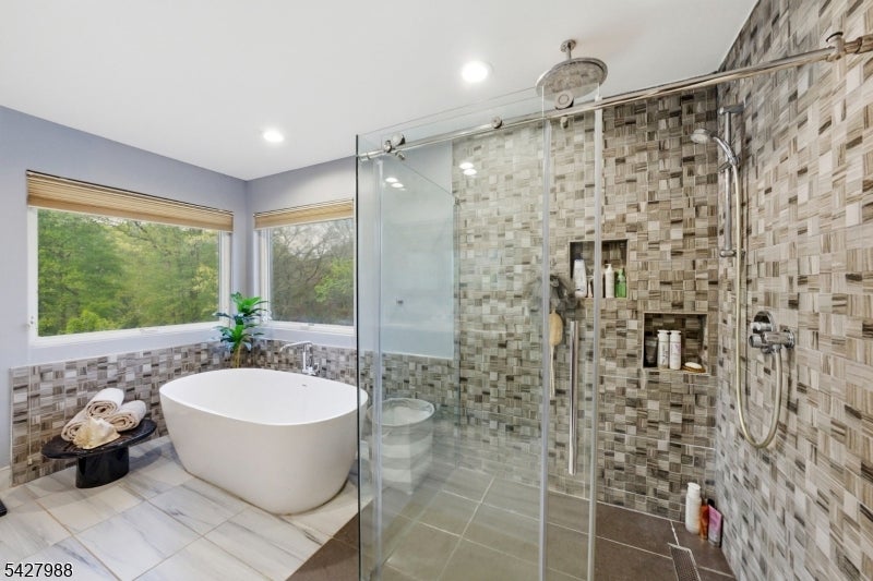 Monroe Twp., New Jersey, 08831, United States, 5 Bedrooms Bedrooms, ,4 BathroomsBathrooms,Residential,Active,2041399