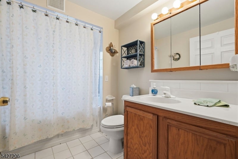 Franklin Twp., New Jersey, 08540, United States, 4 Bedrooms Bedrooms, ,4 BathroomsBathrooms,Residential,Active,2042172