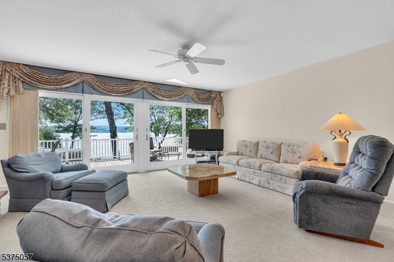 Jefferson Twp., New Jersey, 07849, United States, 5 Bedrooms Bedrooms, ,2 BathroomsBathrooms,Residential,Active,1905354