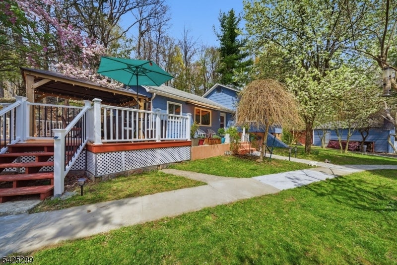 Hopatcong Boro, New Jersey, 07843, United States, 3 Bedrooms Bedrooms, ,2 BathroomsBathrooms,Residential,Active,2043452