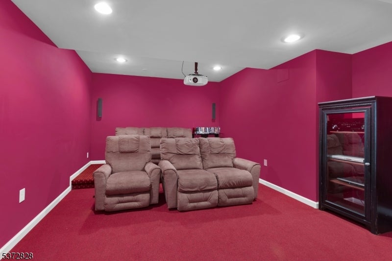 Mount Olive Twp., New Jersey, 07836, United States, 4 Bedrooms Bedrooms, ,6 BathroomsBathrooms,Residential,Active,1902935