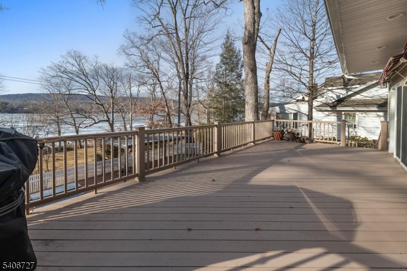 West Milford Twp., New Jersey, 07421, United States, 4 Bedrooms Bedrooms, ,4 BathroomsBathrooms,Residential,Active,2012909