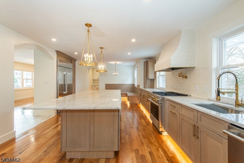 West Caldwell Twp., New Jersey, 07006, United States, 4 Bedrooms Bedrooms, ,5 BathroomsBathrooms,Residential,Active,2009168