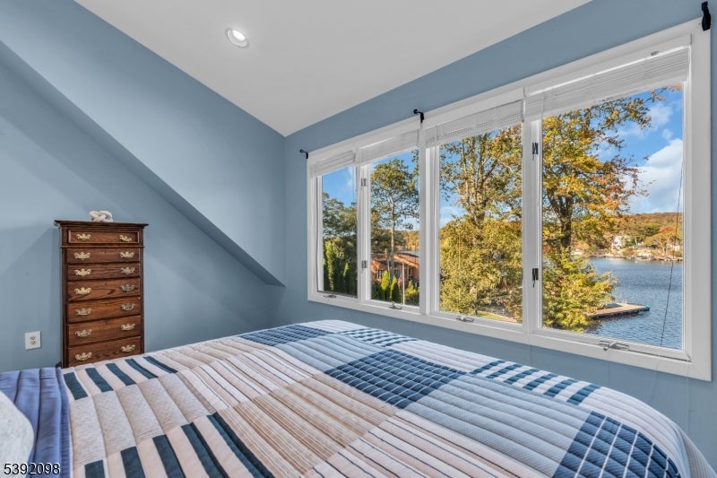 Jefferson Twp., New Jersey, 07849, United States, 4 Bedrooms Bedrooms, ,3 BathroomsBathrooms,Residential,Active,1969683