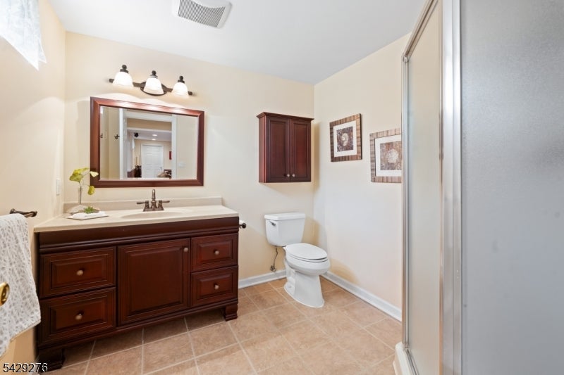 Montgomery Twp., New Jersey, 08502, United States, 5 Bedrooms Bedrooms, ,4 BathroomsBathrooms,Residential,Pending,2045617