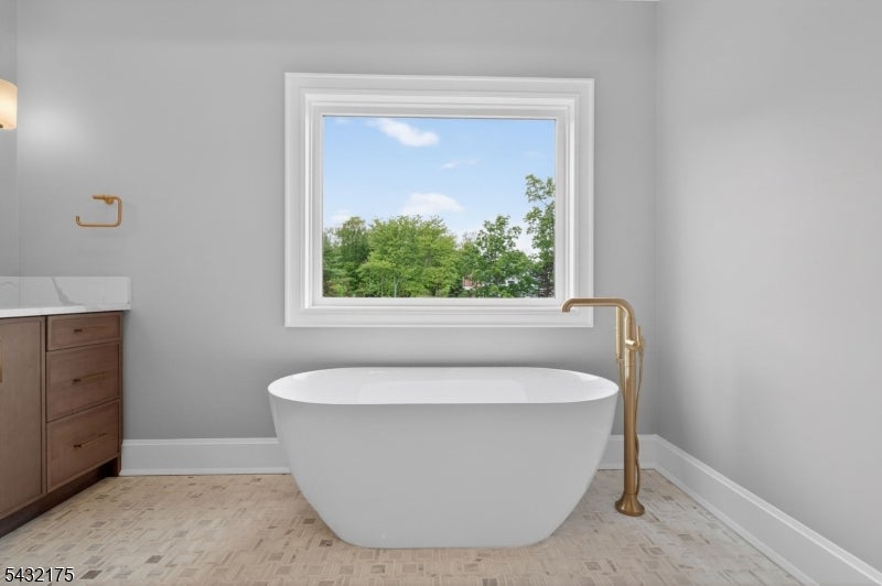 Warren Twp., New Jersey, 07059, United States, 6 Bedrooms Bedrooms, ,8 BathroomsBathrooms,Residential,Active,2052012