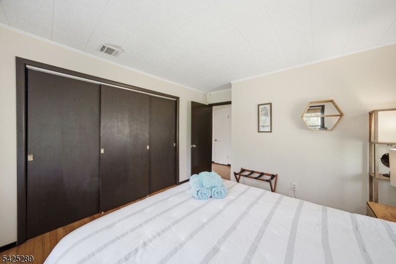 Hopatcong Boro, New Jersey, 07843, United States, 3 Bedrooms Bedrooms, ,2 BathroomsBathrooms,Residential,Active,2043452