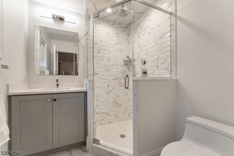 Peapack Gladstone Boro, New Jersey, 07934, United States, 4 Bedrooms Bedrooms, ,5 BathroomsBathrooms,Residential,Active,1996292