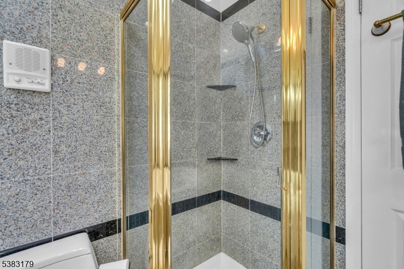 Hopatcong Boro, New Jersey, 07843, United States, 3 Bedrooms Bedrooms, ,2 BathroomsBathrooms,Residential,Active,1946536