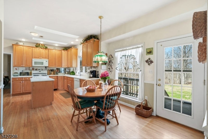 Franklin Twp., New Jersey, 08540, United States, 4 Bedrooms Bedrooms, ,4 BathroomsBathrooms,Residential,Active,2042172