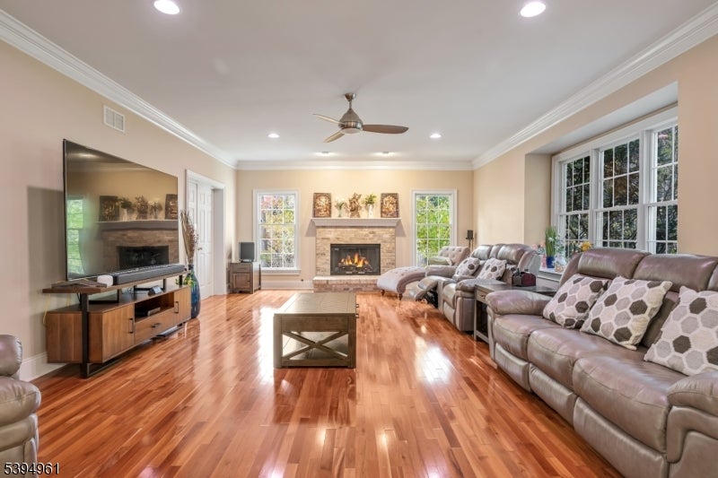 Mount Olive Twp., New Jersey, 07836, United States, 4 Bedrooms Bedrooms, ,4 BathroomsBathrooms,Residential,Active,1989757