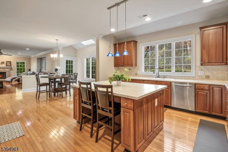 Mount Olive Twp., New Jersey, 07836, United States, 4 Bedrooms Bedrooms, ,4 BathroomsBathrooms,Residential,Active,1989757