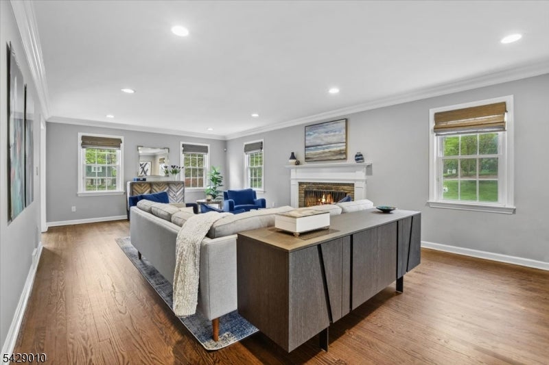 Millburn Twp., New Jersey, 07078, United States, 3 Bedrooms Bedrooms, ,4 BathroomsBathrooms,Residential,Active,2045397