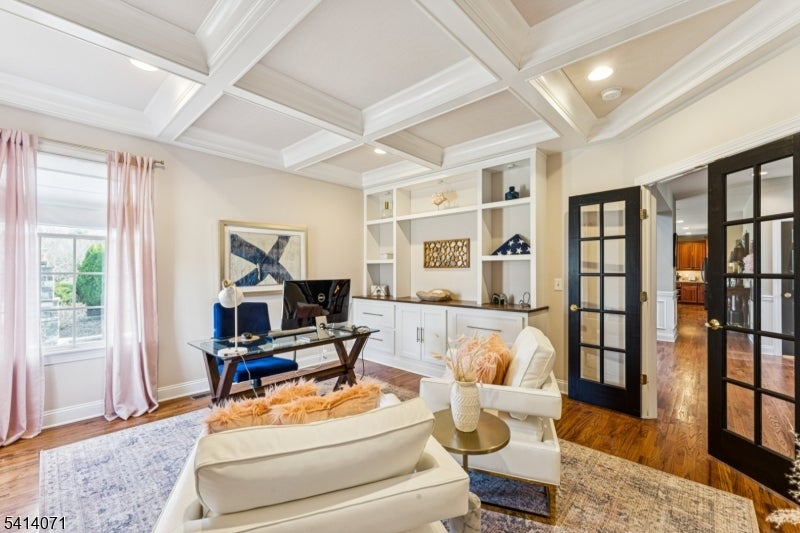 Branchburg Twp., New Jersey, 08876, United States, 5 Bedrooms Bedrooms, ,5 BathroomsBathrooms,Residential,Active,2028531