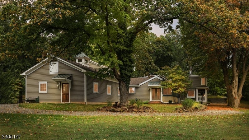 Watchung Boro, New Jersey, 07069, United States, 5 Bedrooms Bedrooms, ,4 BathroomsBathrooms,Residential,Active,1962192