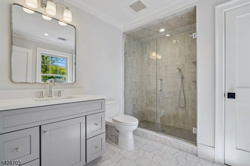 Millburn Twp., New Jersey, 07078, United States, 7 Bedrooms Bedrooms, ,8 BathroomsBathrooms,Residential,Pending,2052003