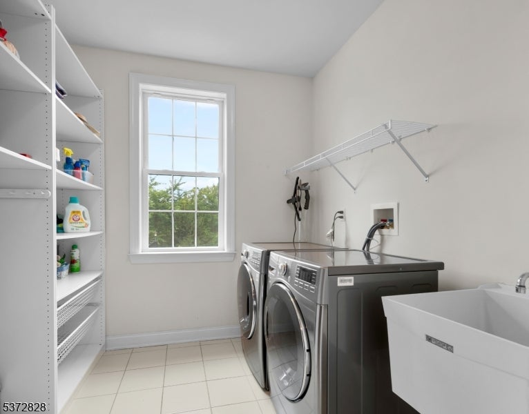 Mount Olive Twp., New Jersey, 07836, United States, 4 Bedrooms Bedrooms, ,6 BathroomsBathrooms,Residential,Active,1902935
