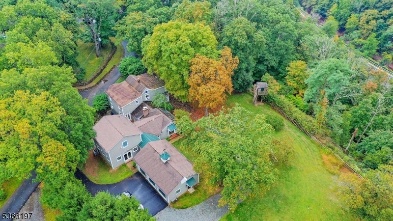 Watchung Boro, New Jersey, 07069, United States, 5 Bedrooms Bedrooms, ,4 BathroomsBathrooms,Residential,Active,1962192