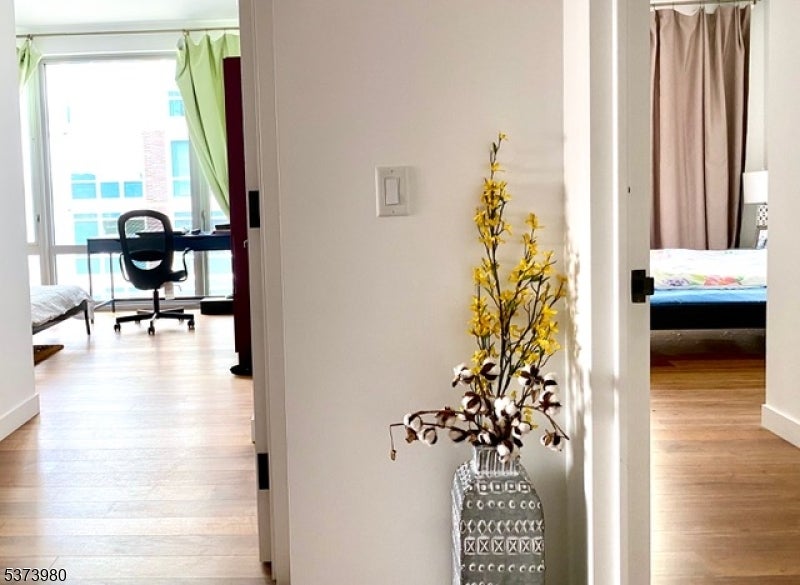 Jersey City, New Jersey, 07310, United States, 2 Bedrooms Bedrooms, ,3 BathroomsBathrooms,Residential,Active,1945487