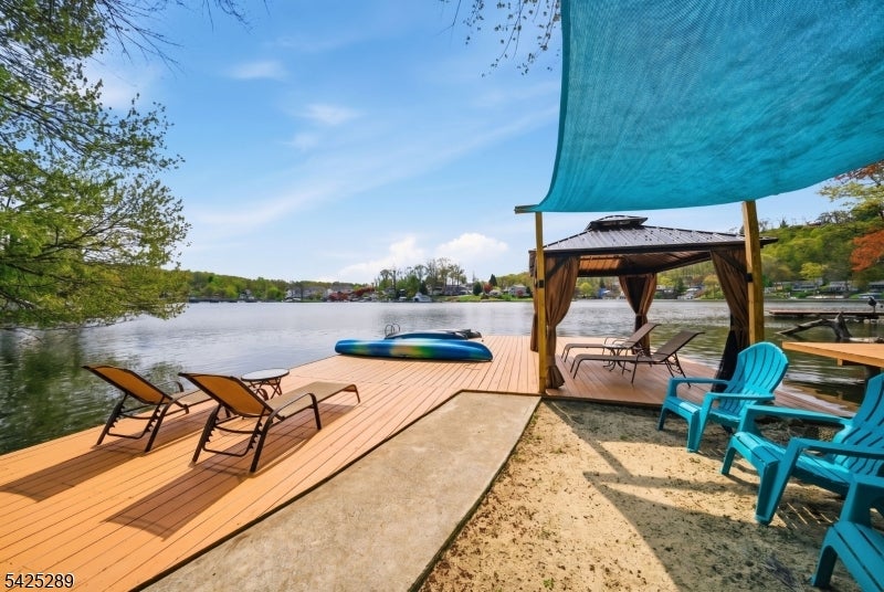 Hopatcong Boro, New Jersey, 07843, United States, 3 Bedrooms Bedrooms, ,2 BathroomsBathrooms,Residential,Active,2043452