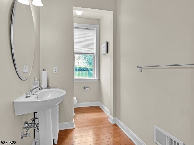 Mount Olive Twp., New Jersey, 07836, United States, 4 Bedrooms Bedrooms, ,6 BathroomsBathrooms,Residential,Active,1902935