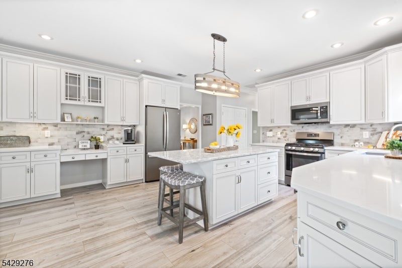 Montgomery Twp., New Jersey, 08502, United States, 5 Bedrooms Bedrooms, ,4 BathroomsBathrooms,Residential,Pending,2045617