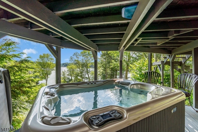 Hopatcong Boro, New Jersey, 07821, United States, 3 Bedrooms Bedrooms, ,3 BathroomsBathrooms,Residential,Active,2043427