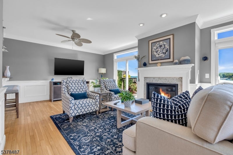 Mount Arlington Boro, New Jersey, 07856, United States, 3 Bedrooms Bedrooms, ,4 BathroomsBathrooms,Residential,Active,1914821