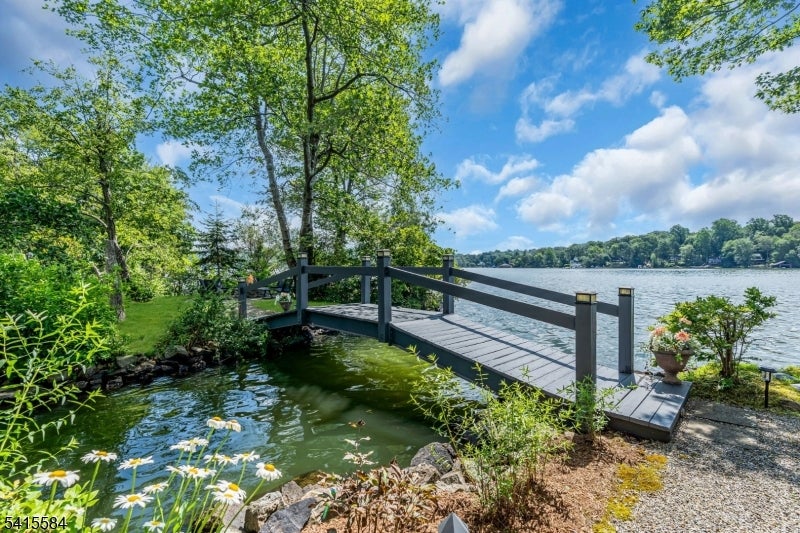 Hopatcong Boro, New Jersey, 07821, United States, 3 Bedrooms Bedrooms, ,3 BathroomsBathrooms,Residential,Active,2043427