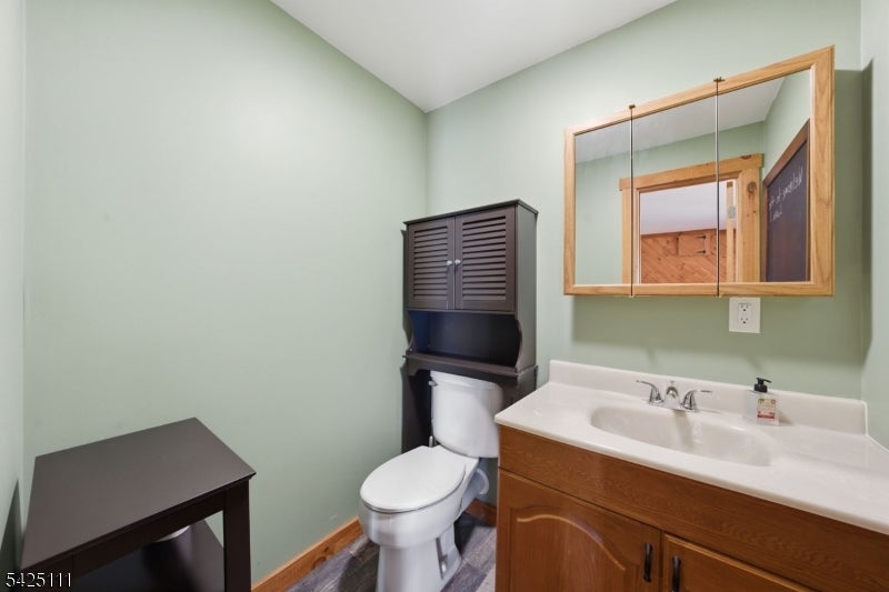 Hopatcong Boro, New Jersey, 07843, United States, 3 Bedrooms Bedrooms, ,4 BathroomsBathrooms,Residential,Active,2043433