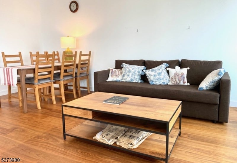 Jersey City, New Jersey, 07310, United States, 2 Bedrooms Bedrooms, ,3 BathroomsBathrooms,Residential,Active,1945487