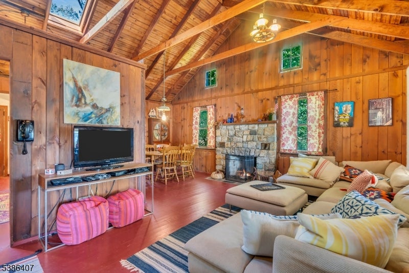 Hopatcong Boro, New Jersey, 07843, United States, 3 Bedrooms Bedrooms, ,2 BathroomsBathrooms,Residential,Active,1952050