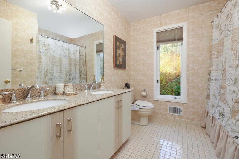 Denville Twp., New Jersey, 07834, United States, 6 Bedrooms Bedrooms, ,5 BathroomsBathrooms,Residential,Active,2026325