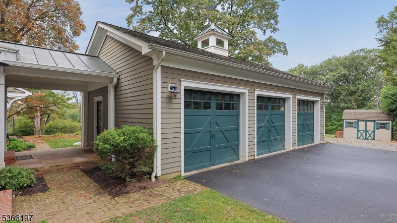 Watchung Boro, New Jersey, 07069, United States, 5 Bedrooms Bedrooms, ,4 BathroomsBathrooms,Residential,Active,1962192