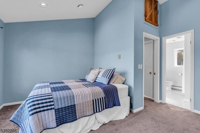 Jefferson Twp., New Jersey, 07849, United States, 4 Bedrooms Bedrooms, ,3 BathroomsBathrooms,Residential,Active,1969683